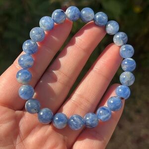 9mm‎ stretchable blue ice kyanite bracelet